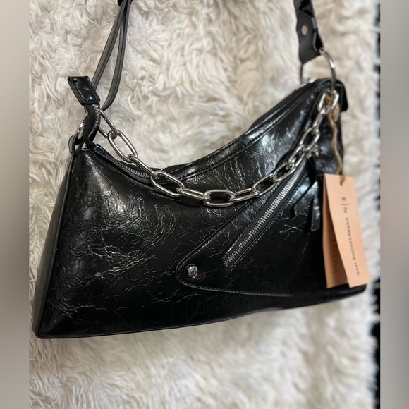 🖤🖤NWT- E/N EXPRESSIONS NYC SASSY/CLASSY BLACK SHOULDER BAG🖤🖤 - Picture 5 of 14